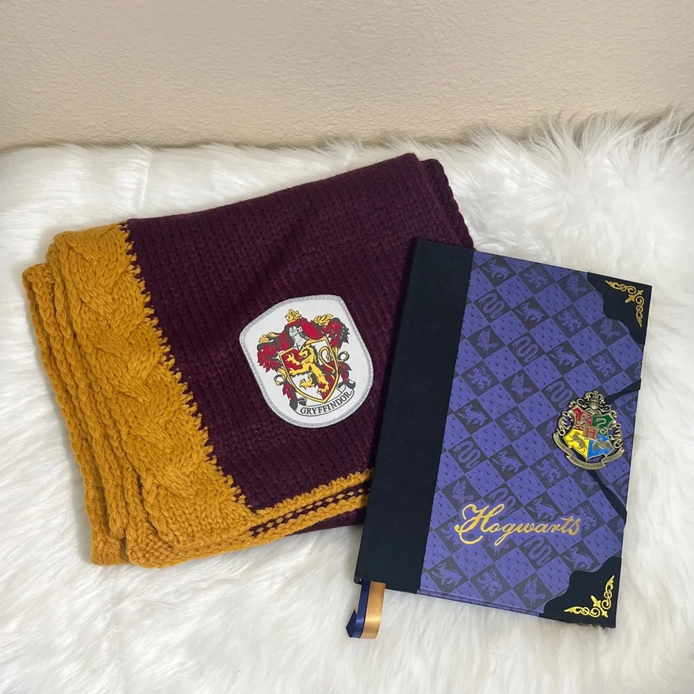 Harry Potter Gryffindor Hogwarts Journal Scarf Set